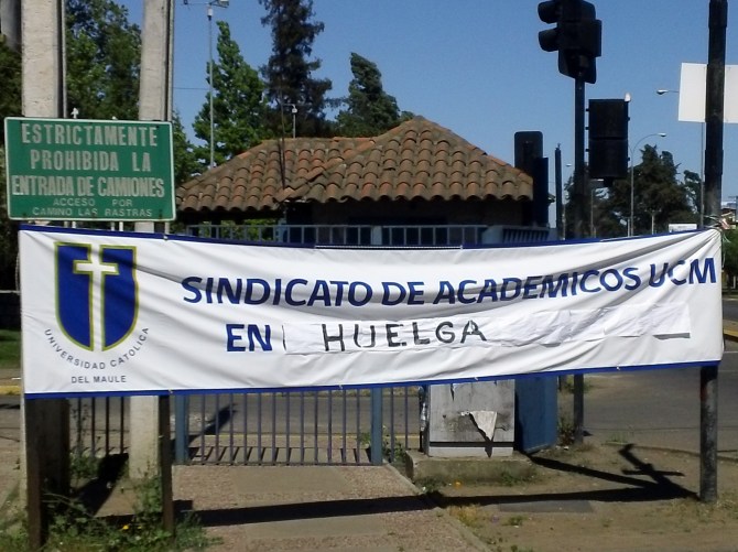 Nuestro profesorado universidad están en huelga (On Strike!)